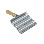 Horze Wooden Handle Square Metal Curry